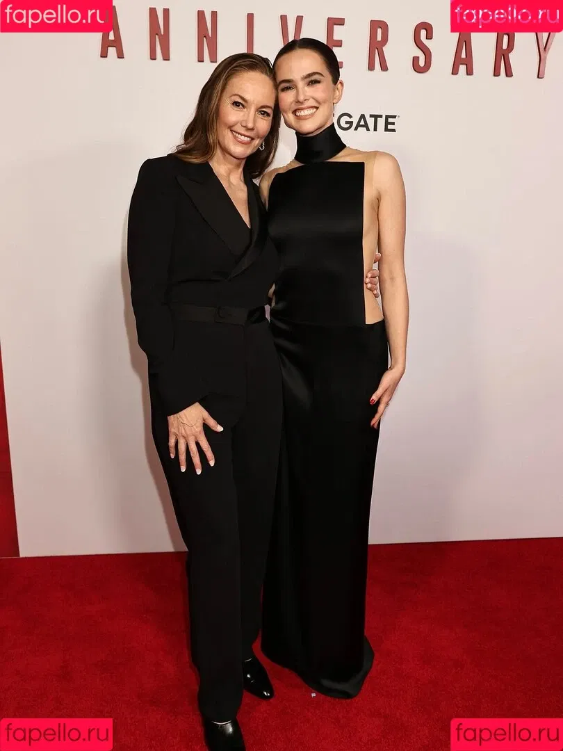 Zoey Deutch / zoeydeutch Onlyfans Photo Gallery 