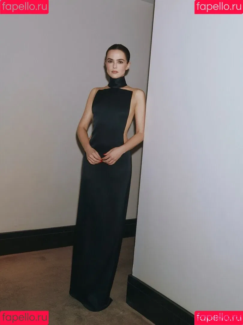 Zoey Deutch / zoeydeutch Onlyfans Photo Gallery 