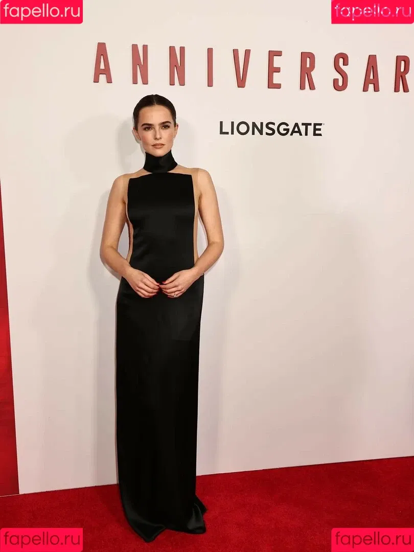 Zoey Deutch / zoeydeutch Onlyfans Photo Gallery 