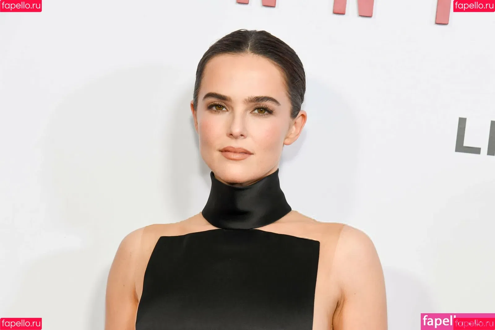 Zoey Deutch / zoeydeutch Onlyfans Photo Gallery 