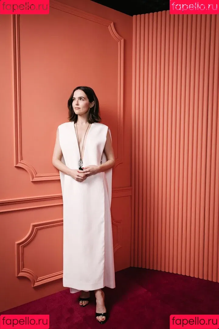 Zoey Deutch / zoeydeutch Onlyfans Photo Gallery 