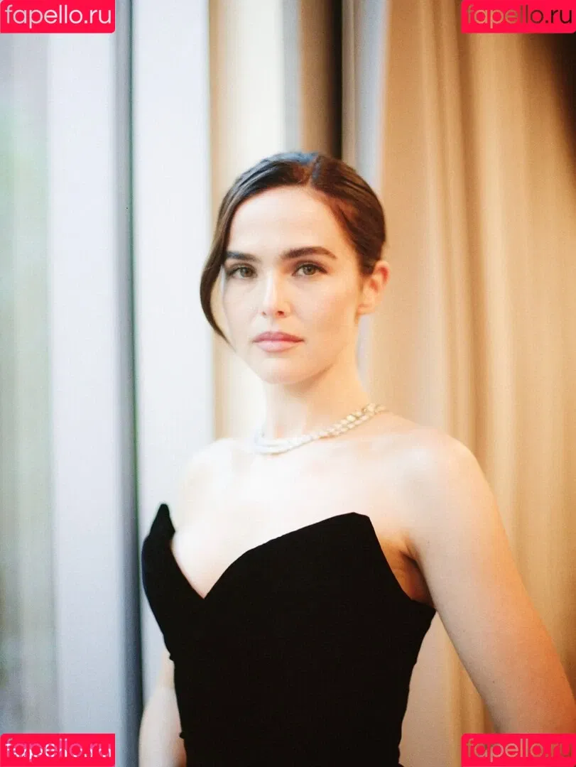 Zoey Deutch / zoeydeutch Onlyfans Photo Gallery 