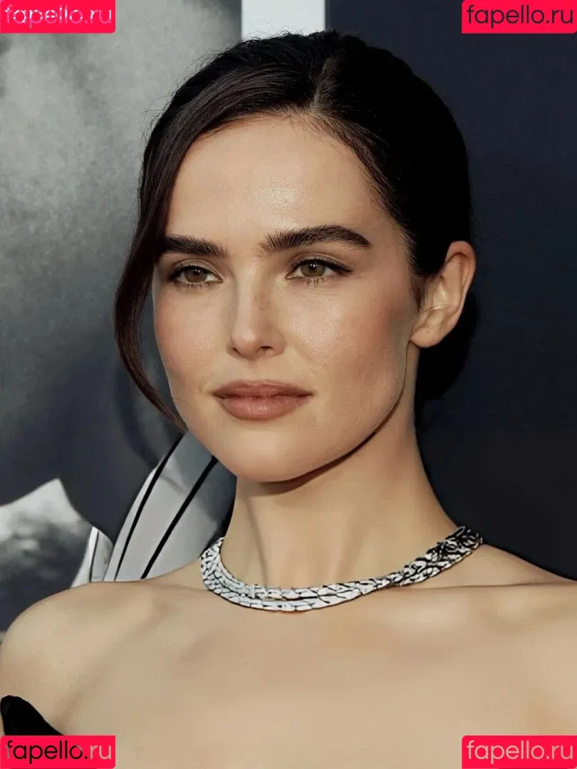 Zoey Deutch / zoeydeutch Onlyfans Photo Gallery 