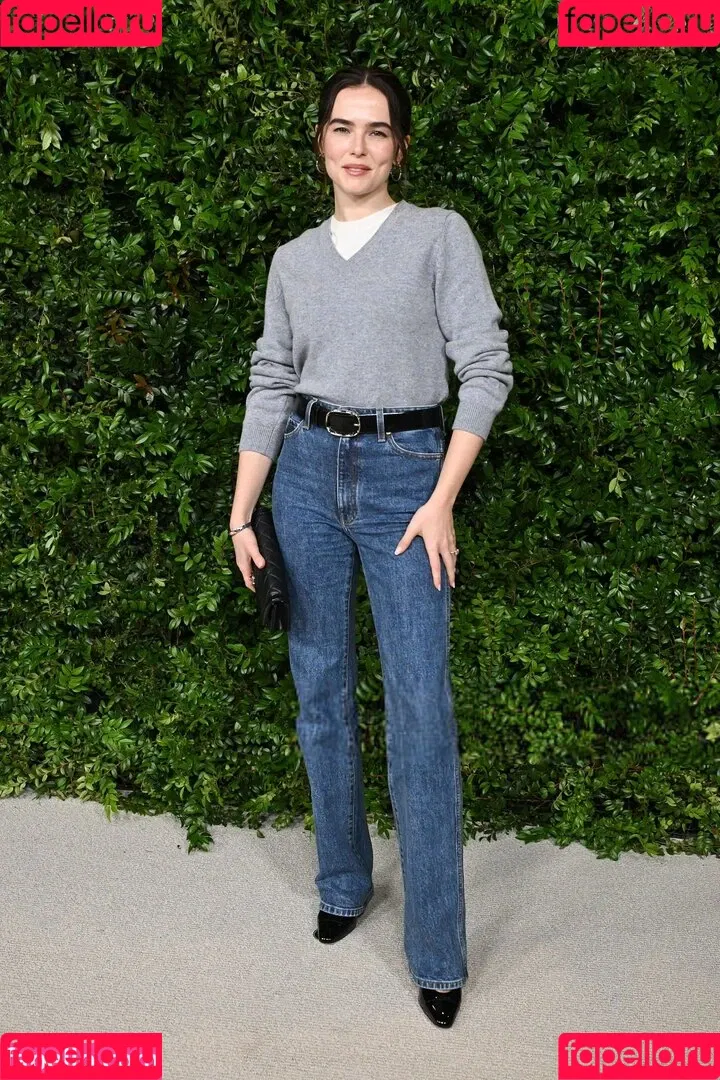 Zoey Deutch / zoeydeutch Onlyfans Photo Gallery 