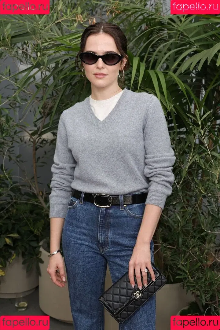 Zoey Deutch / zoeydeutch Onlyfans Photo Gallery 