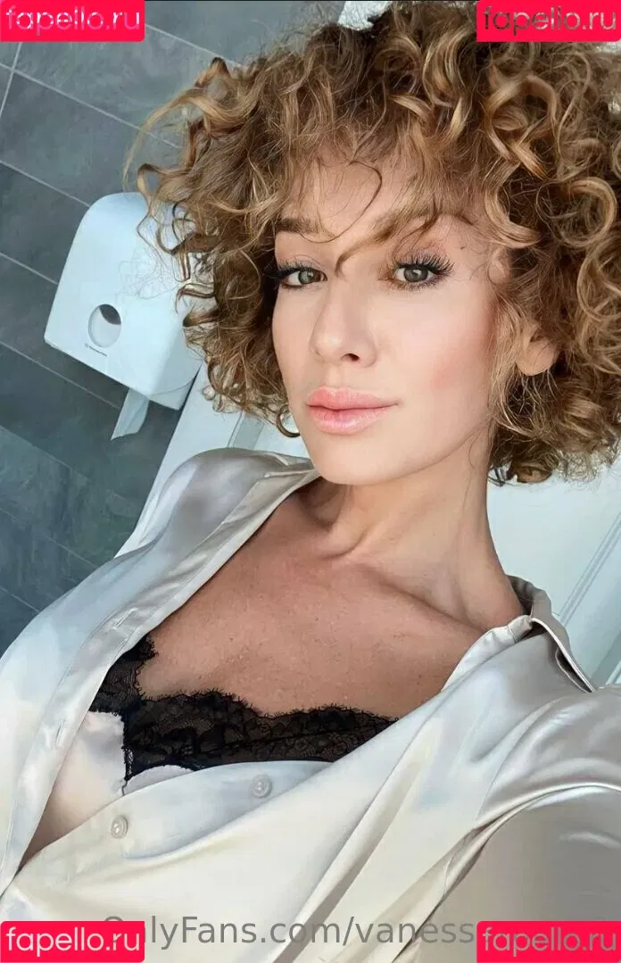 the.gardner.girls3 / vanessaroom8 Onlyfans Photo Gallery 