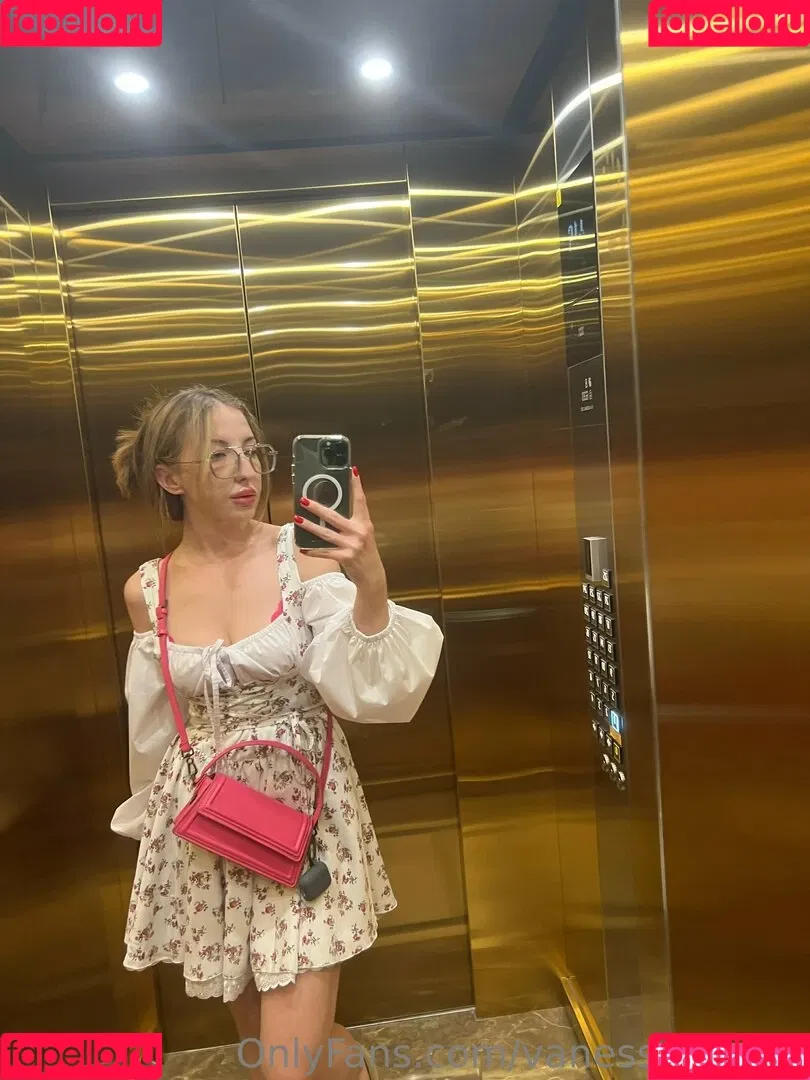 the.gardner.girls3 / vanessaroom8 Onlyfans Photo Gallery 