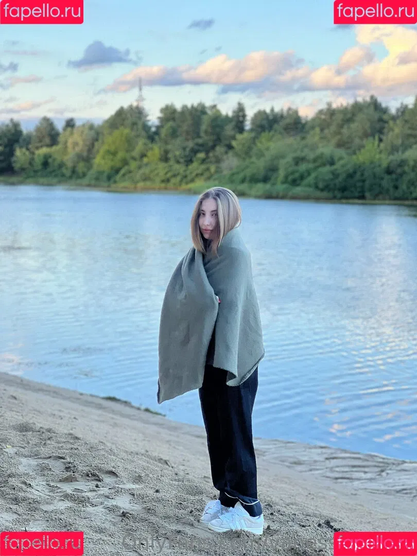 the.gardner.girls3 / vanessaroom8 Onlyfans Photo Gallery 