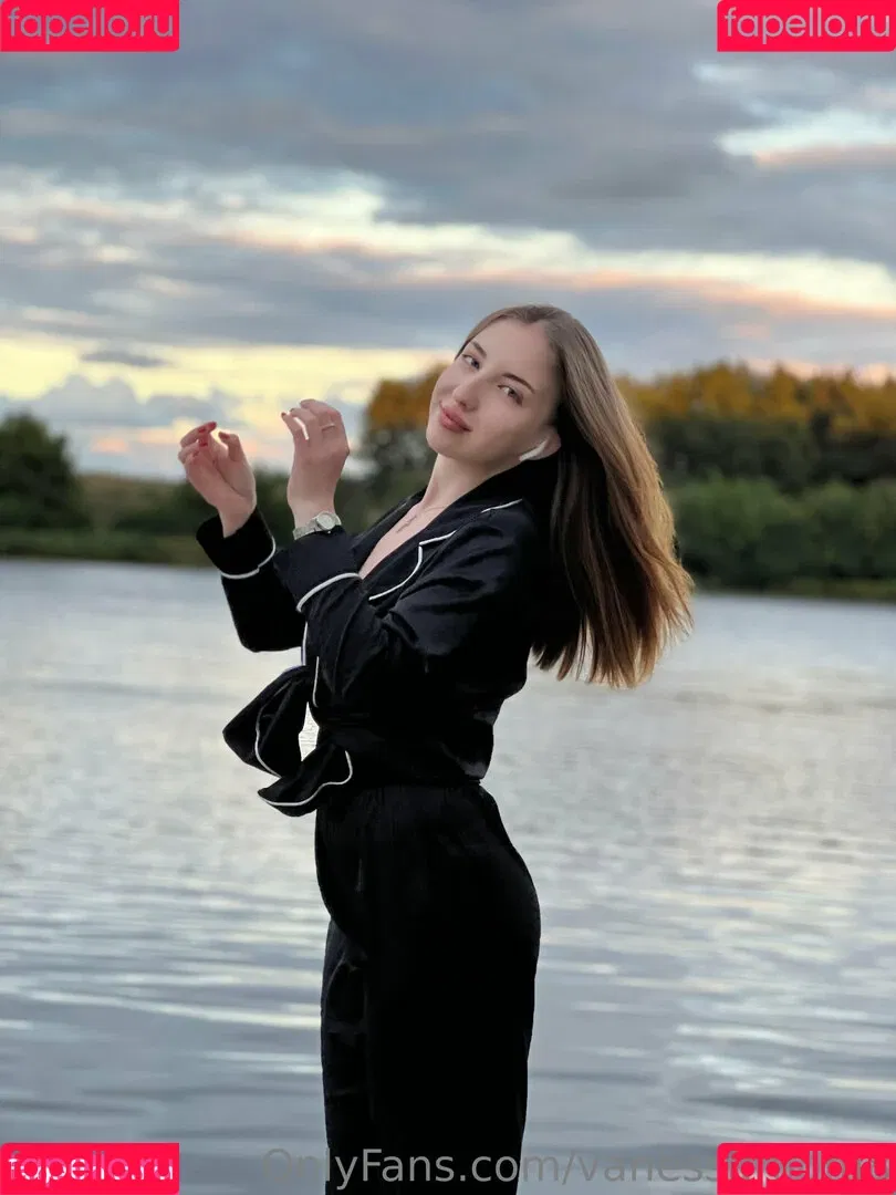 the.gardner.girls3 / vanessaroom8 Onlyfans Photo Gallery 