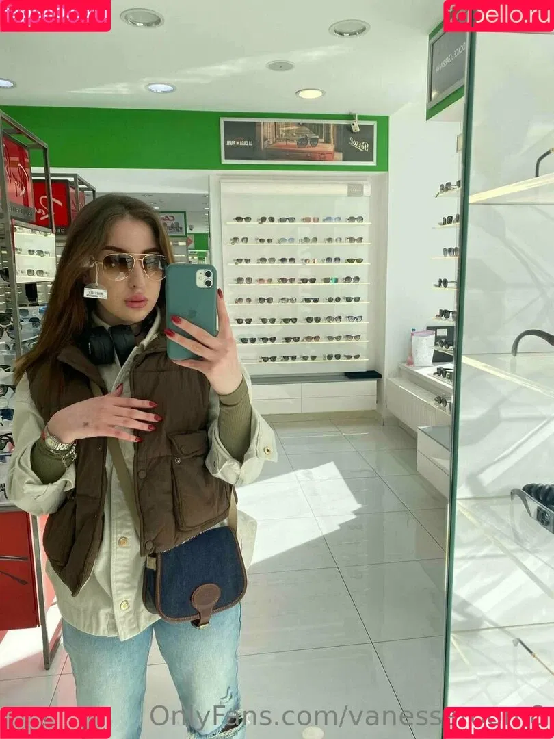 the.gardner.girls3 / vanessaroom8 Onlyfans Photo Gallery 