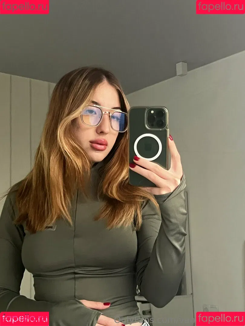 the.gardner.girls3 / vanessaroom8 Onlyfans Photo Gallery 