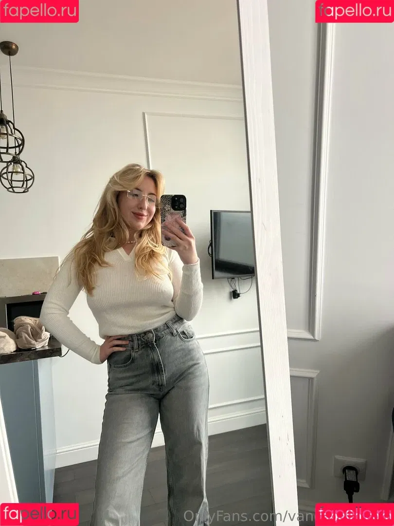 the.gardner.girls3 / vanessaroom8 Onlyfans Photo Gallery 