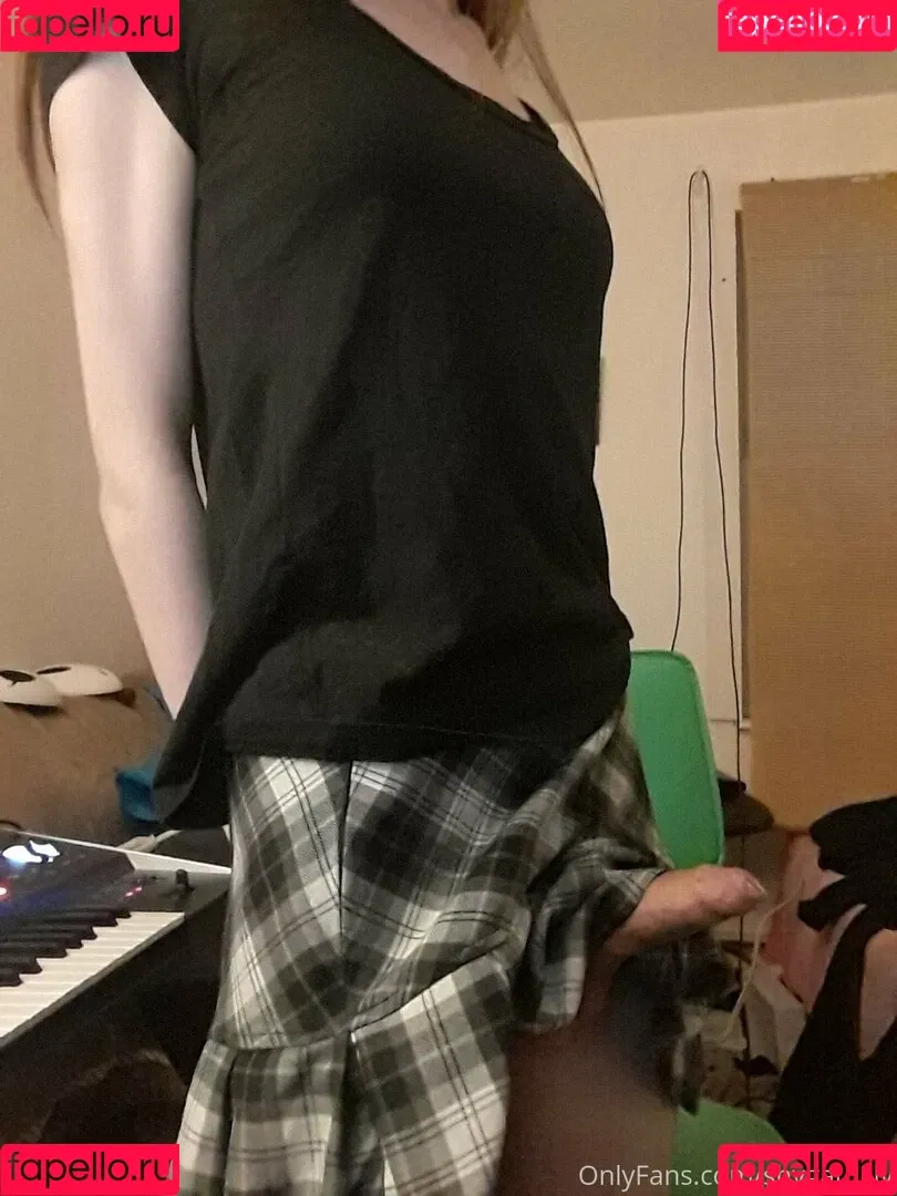 ShyGal_Lilly / shyishgal Onlyfans Photo Gallery 