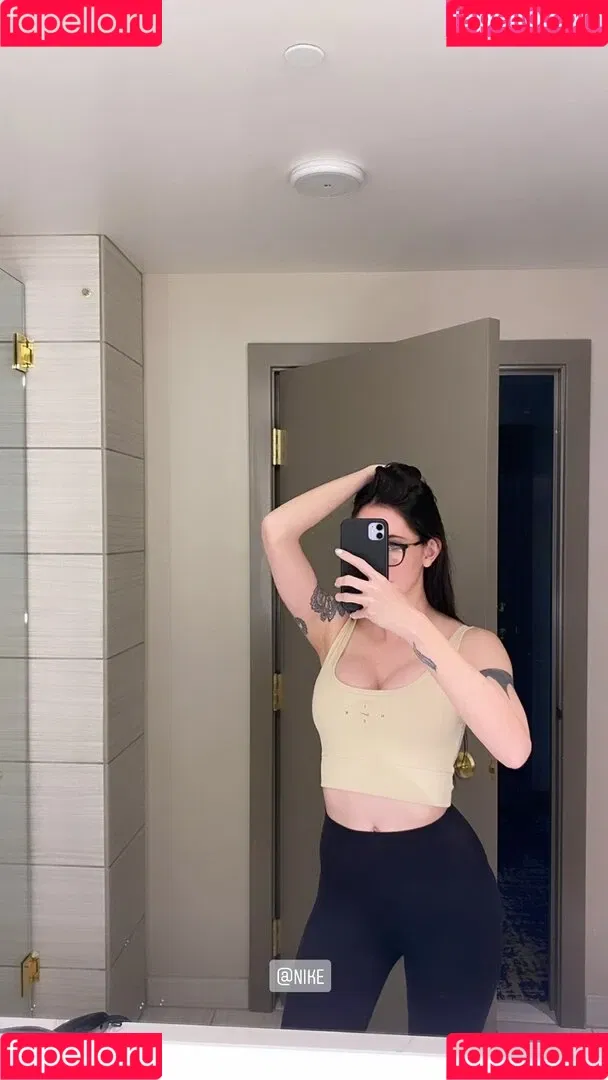 Ashley Lunt / ashleyelunt / gothgoddessgirl Onlyfans Photo Gallery 