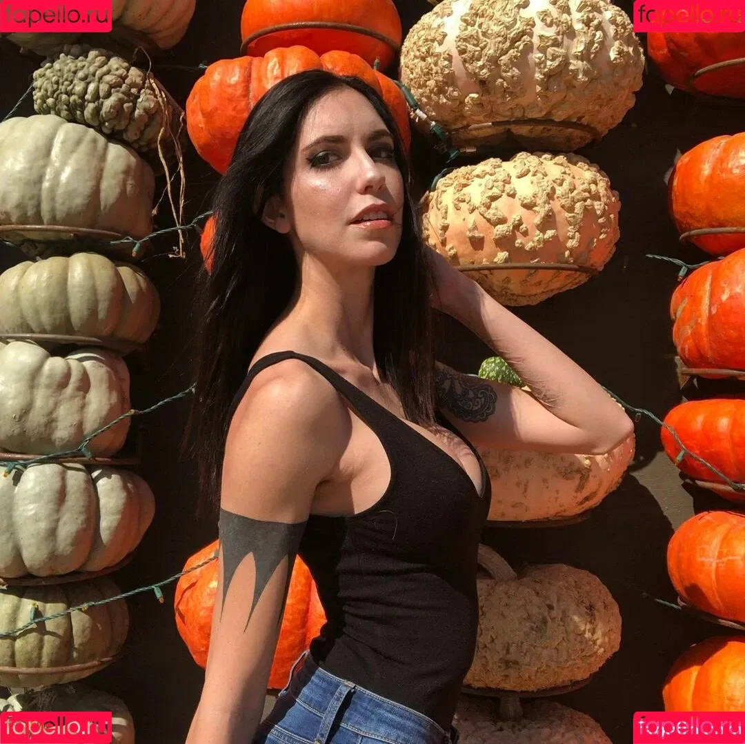 Ashley Lunt / ashleyelunt / gothgoddessgirl Onlyfans Photo Gallery 