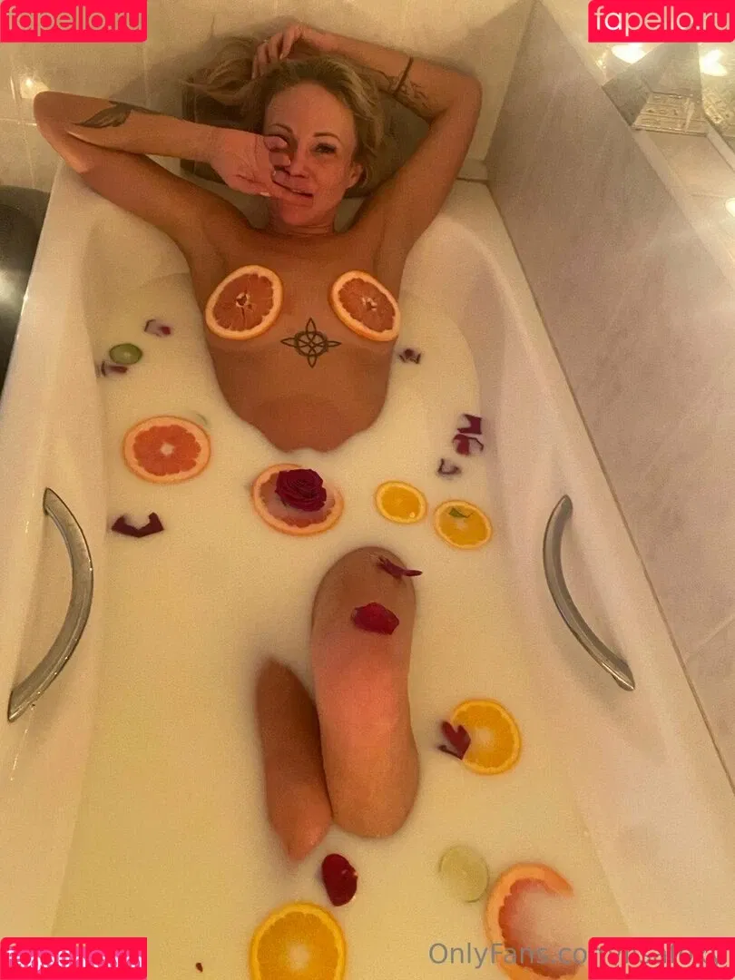 lisafoxy Onlyfans Photo Gallery 