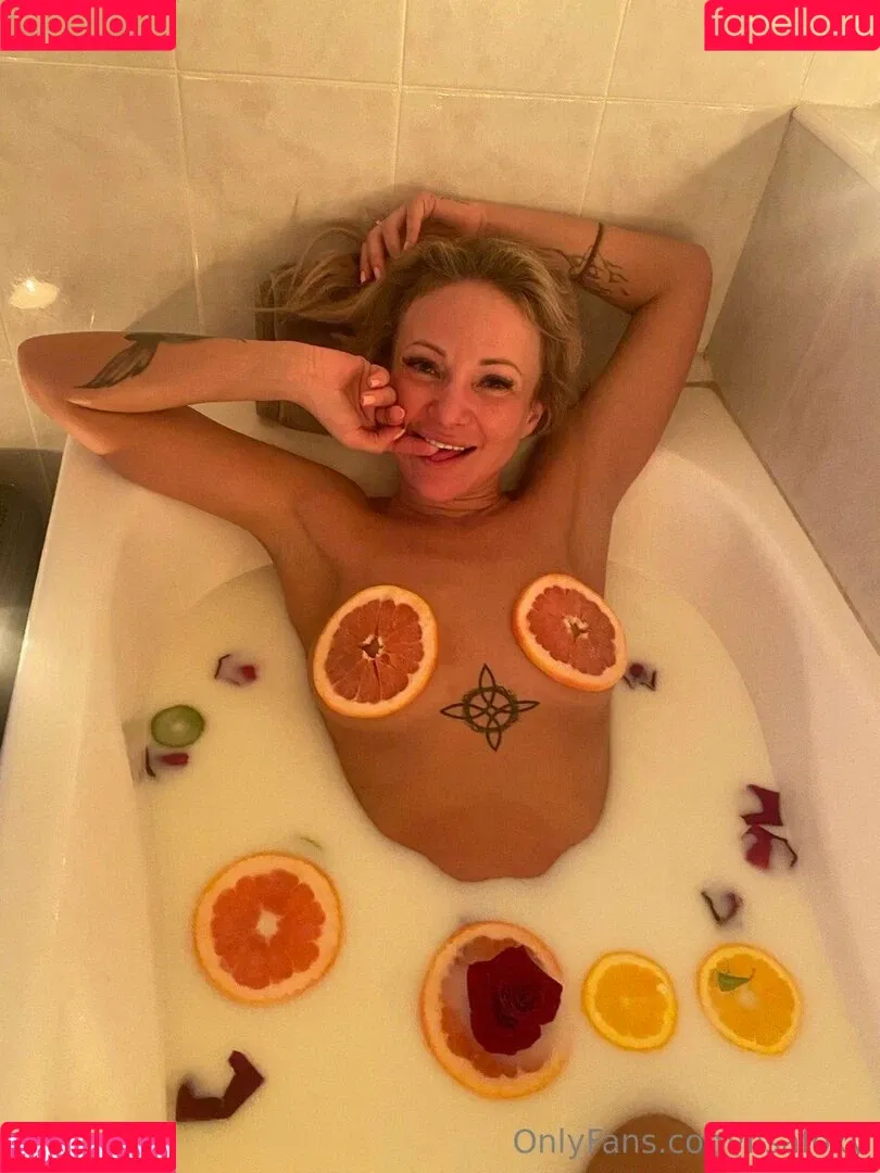 lisafoxy Onlyfans Photo Gallery 