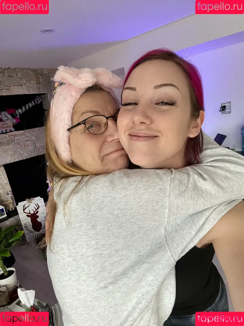 Sofia Sunshine / x.sofiasunshine / xsofiasunshine Onlyfans Photo Gallery 