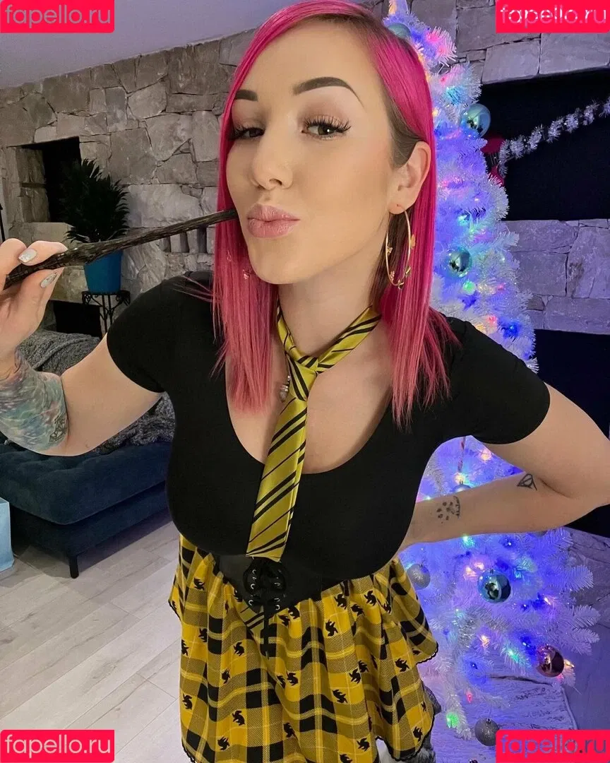 Sofia Sunshine / x.sofiasunshine / xsofiasunshine Onlyfans Photo Gallery 