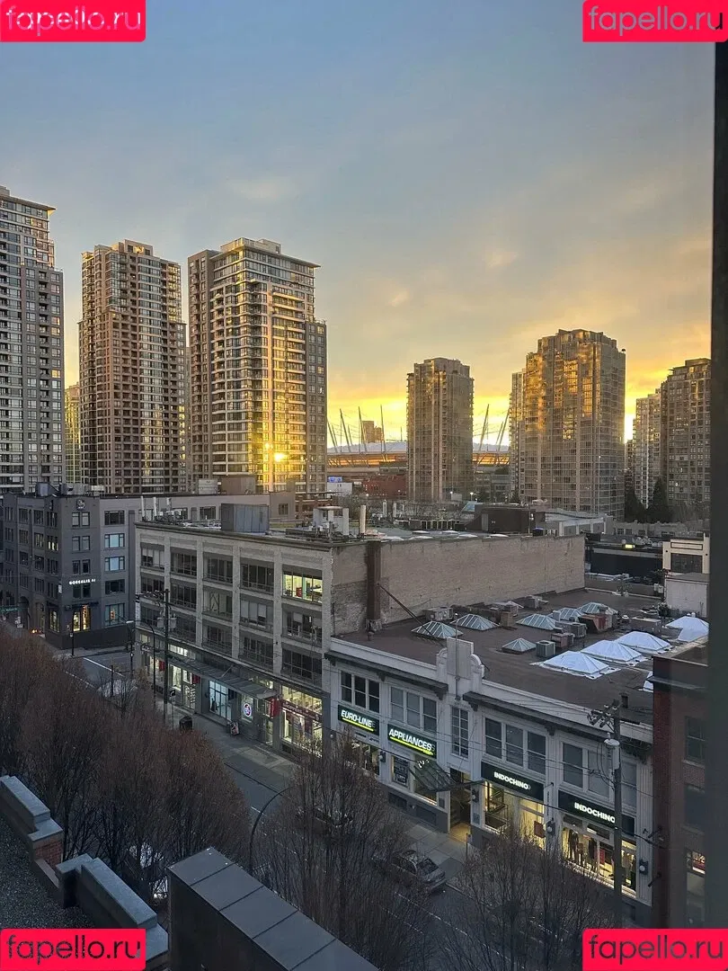 Sofia Sunshine / x.sofiasunshine / xsofiasunshine Onlyfans Photo Gallery 