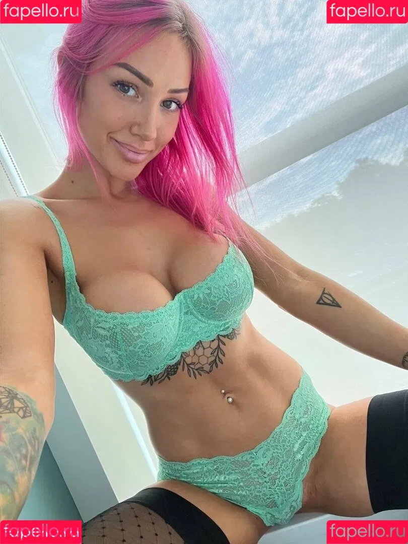 Sofia Sunshine / x.sofiasunshine / xsofiasunshine Onlyfans Photo Gallery 