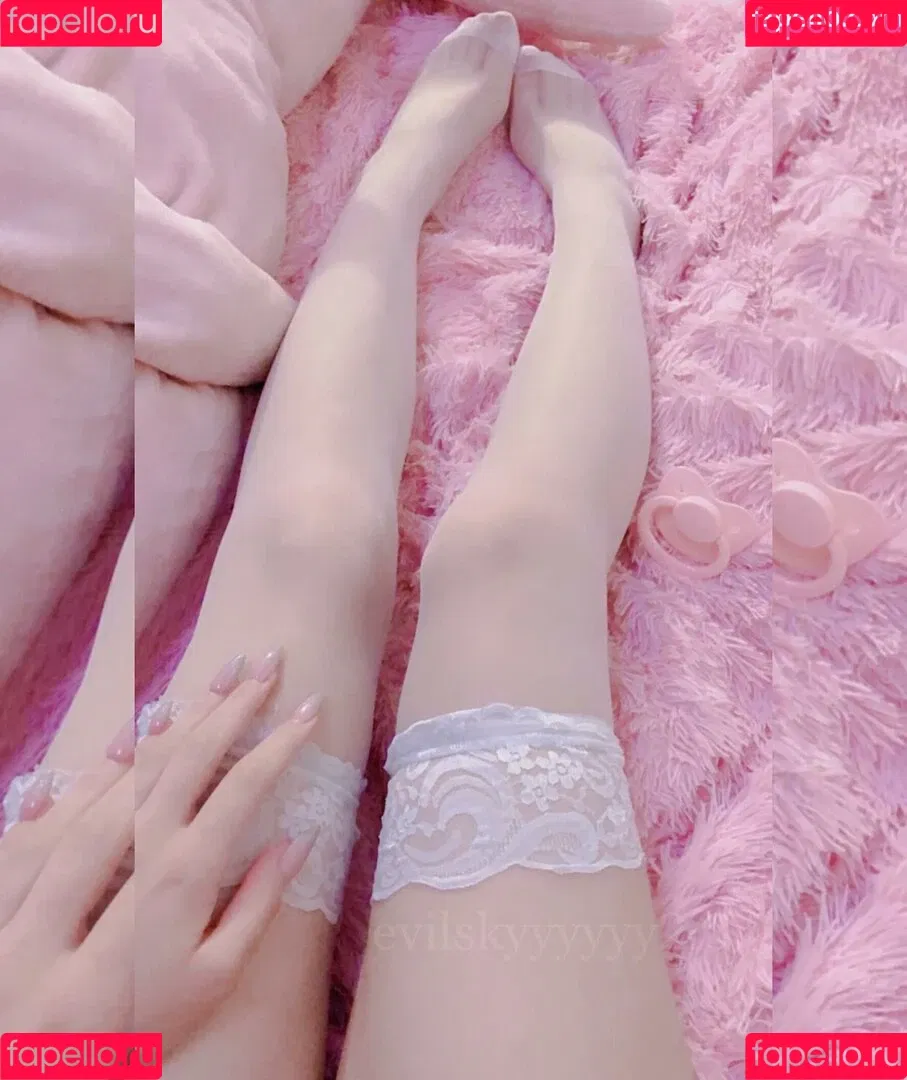 evilskyyyyyy / sadbabyvikki / tetriavikki / vikkibubu / wetkuccigal Onlyfans Photo Gallery 