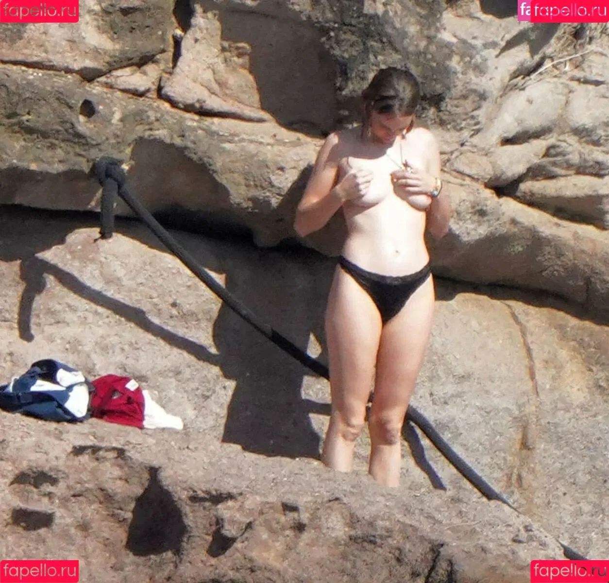 Maya Hawke / maya_hawke / neohawk2 Onlyfans Photo Gallery 