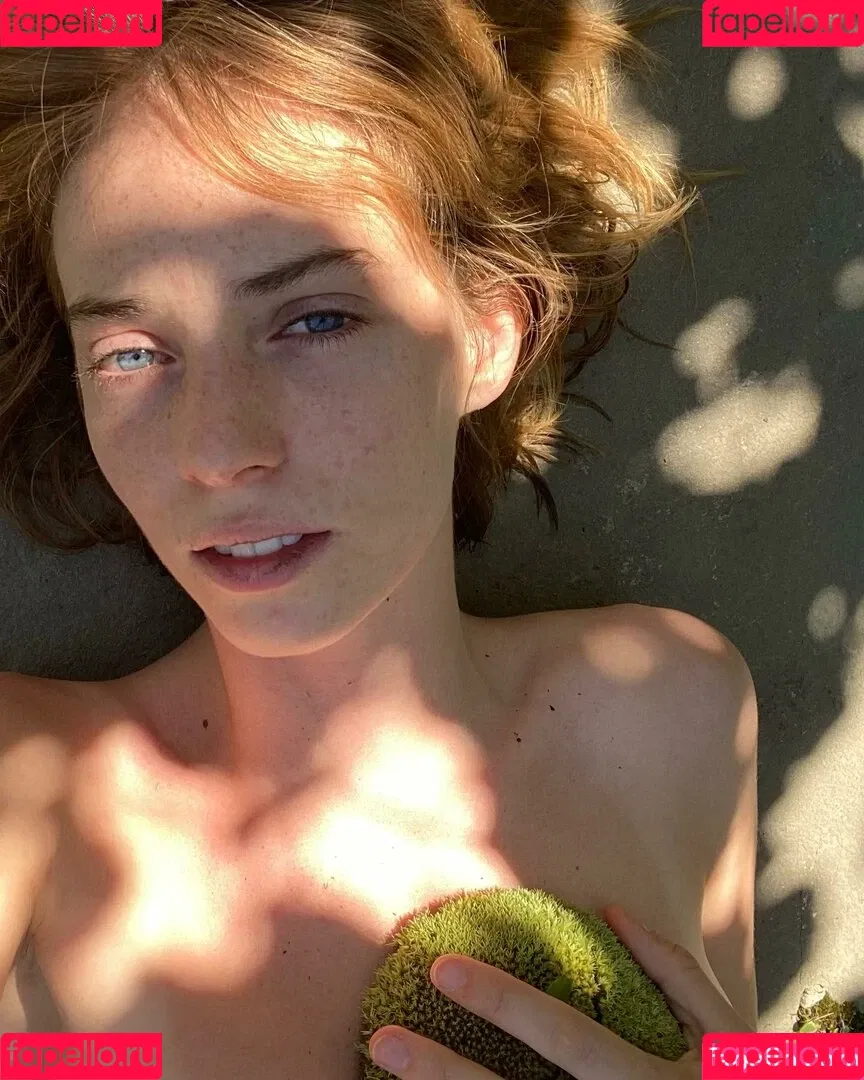 Maya Hawke / maya_hawke / neohawk2 Onlyfans Photo Gallery 