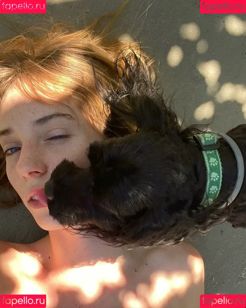 Maya Hawke / maya_hawke / neohawk2 Onlyfans Photo Gallery 