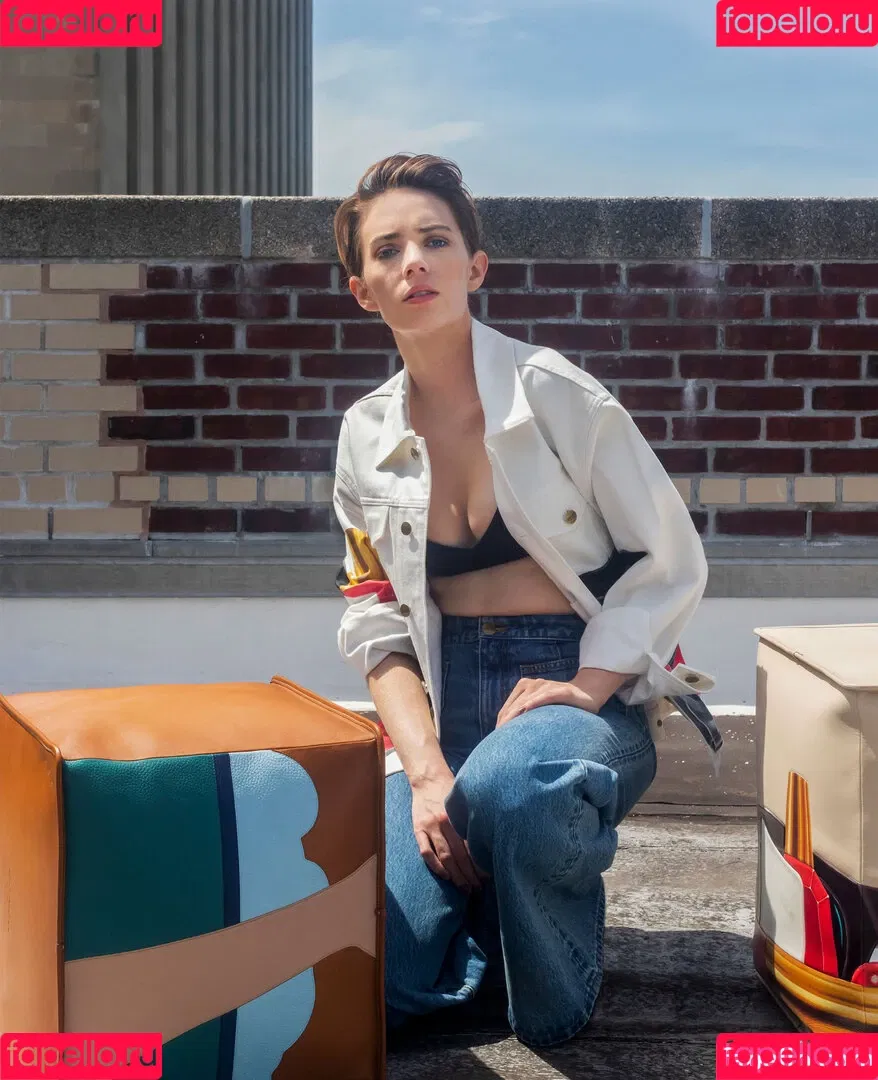 Maya Hawke / maya_hawke / neohawk2 Onlyfans Photo Gallery 