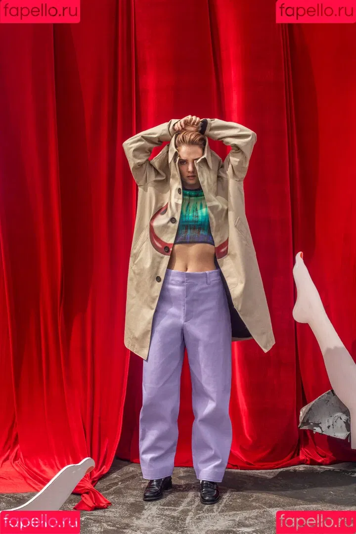 Maya Hawke / maya_hawke / neohawk2 Onlyfans Photo Gallery 