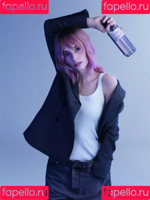 Maya Hawke / maya_hawke / neohawk2 Onlyfans Photo Gallery 