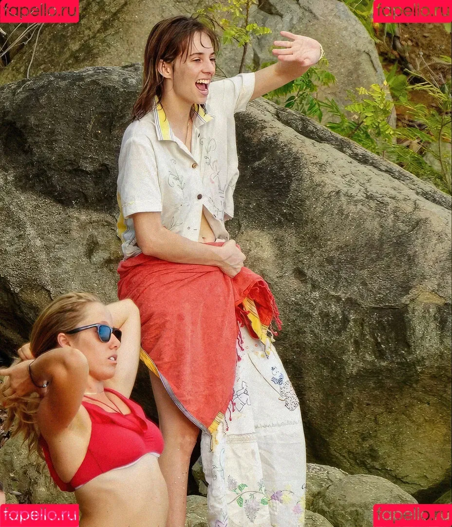 Maya Hawke / maya_hawke / neohawk2 Onlyfans Photo Gallery 