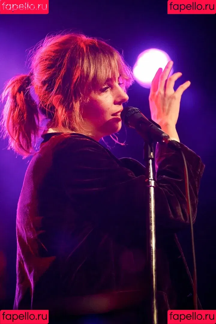 Maya Hawke / maya_hawke / neohawk2 Onlyfans Photo Gallery 