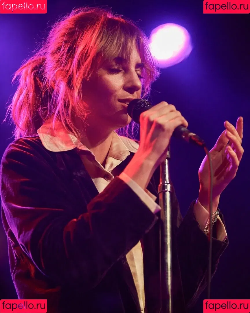 Maya Hawke / maya_hawke / neohawk2 Onlyfans Photo Gallery 