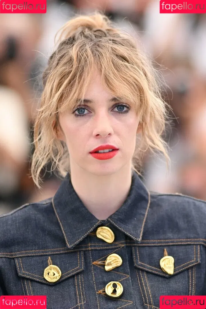 Maya Hawke / maya_hawke / neohawk2 Onlyfans Photo Gallery 