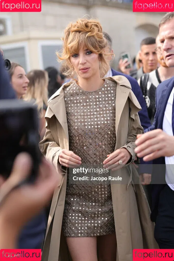 Maya Hawke / maya_hawke / neohawk2 Onlyfans Photo Gallery 