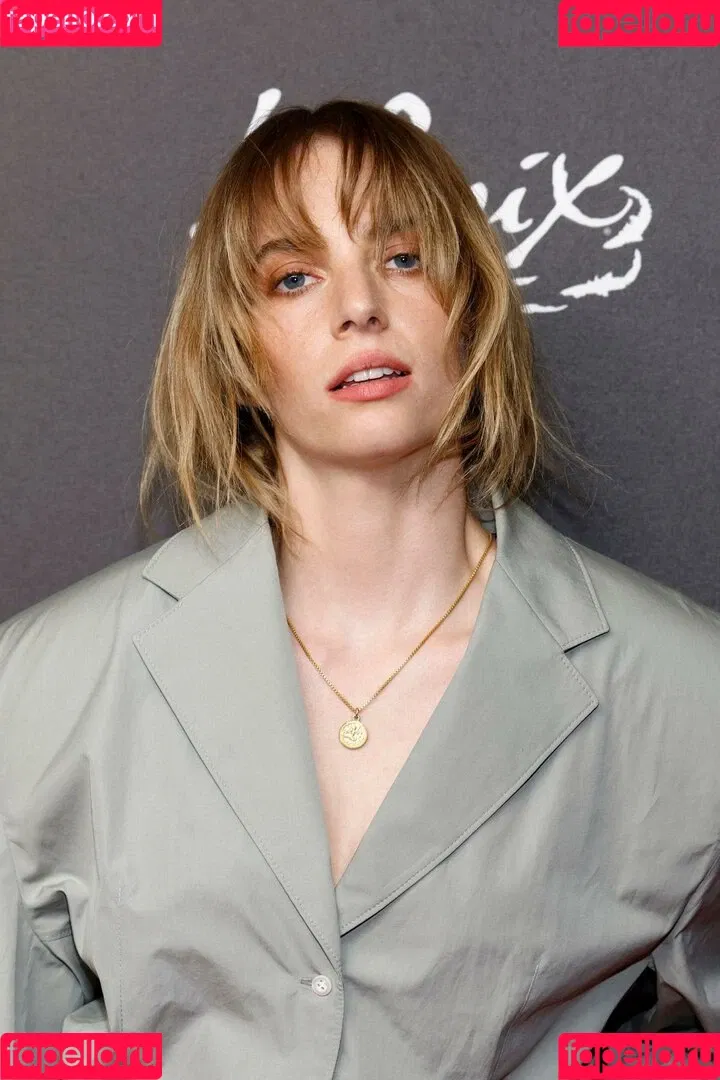 Maya Hawke / maya_hawke / neohawk2 Onlyfans Photo Gallery 