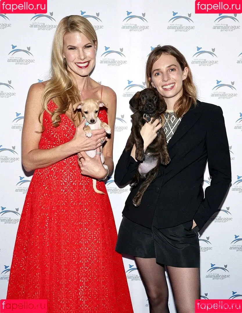 Maya Hawke / maya_hawke / neohawk2 Onlyfans Photo Gallery 