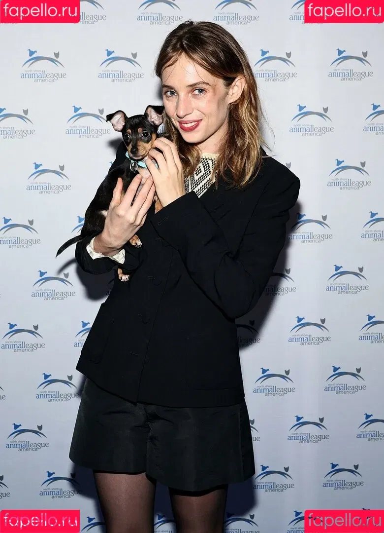 Maya Hawke / maya_hawke / neohawk2 Onlyfans Photo Gallery 