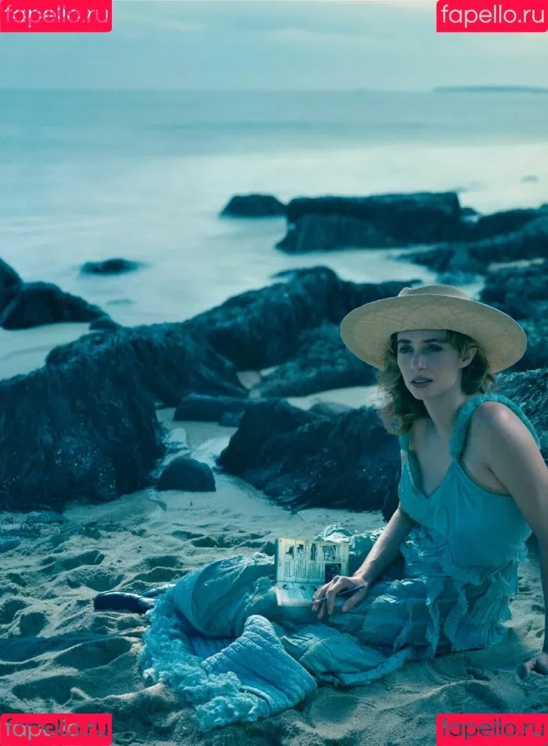 Maya Hawke / maya_hawke / neohawk2 Onlyfans Photo Gallery 