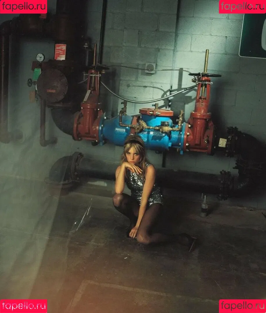 Maya Hawke / maya_hawke / neohawk2 Onlyfans Photo Gallery 