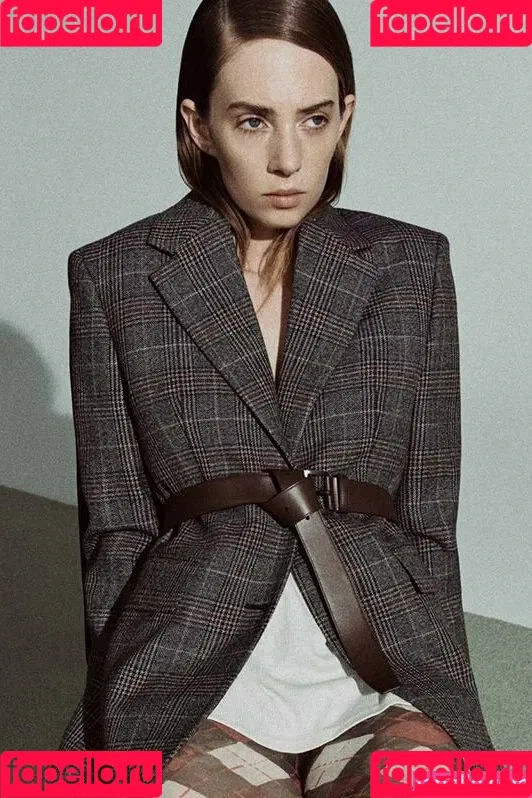 Maya Hawke / maya_hawke / neohawk2 Onlyfans Photo Gallery 