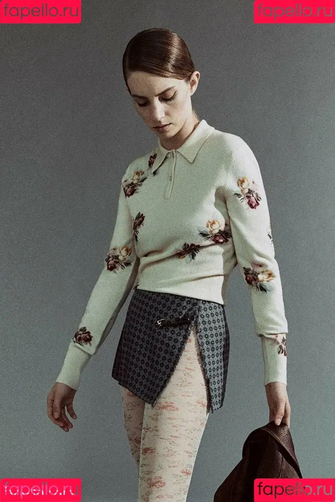 Maya Hawke / maya_hawke / neohawk2 Onlyfans Photo Gallery 