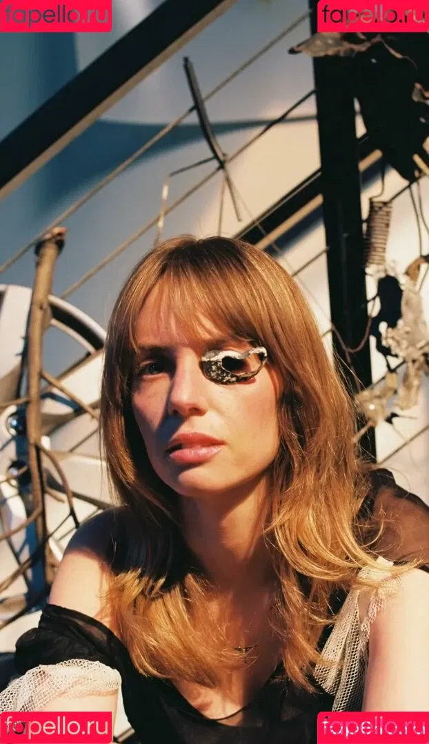 Maya Hawke / maya_hawke / neohawk2 Onlyfans Photo Gallery 