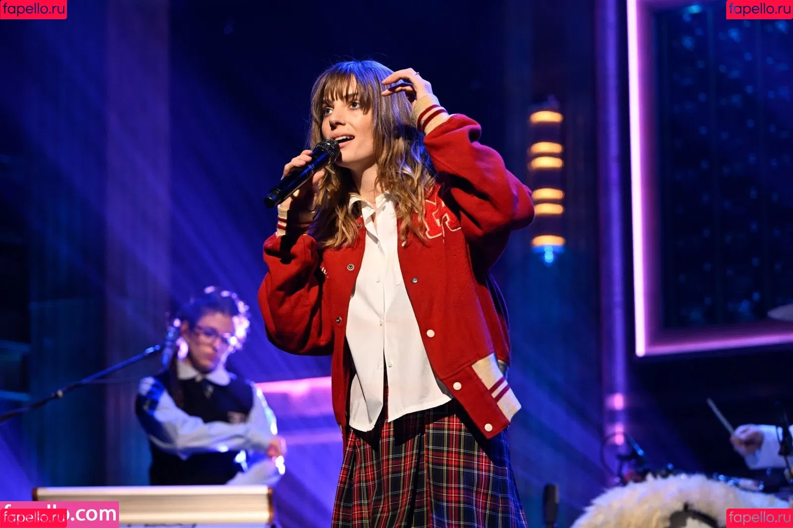 Maya Hawke / maya_hawke / neohawk2 Onlyfans Photo Gallery 