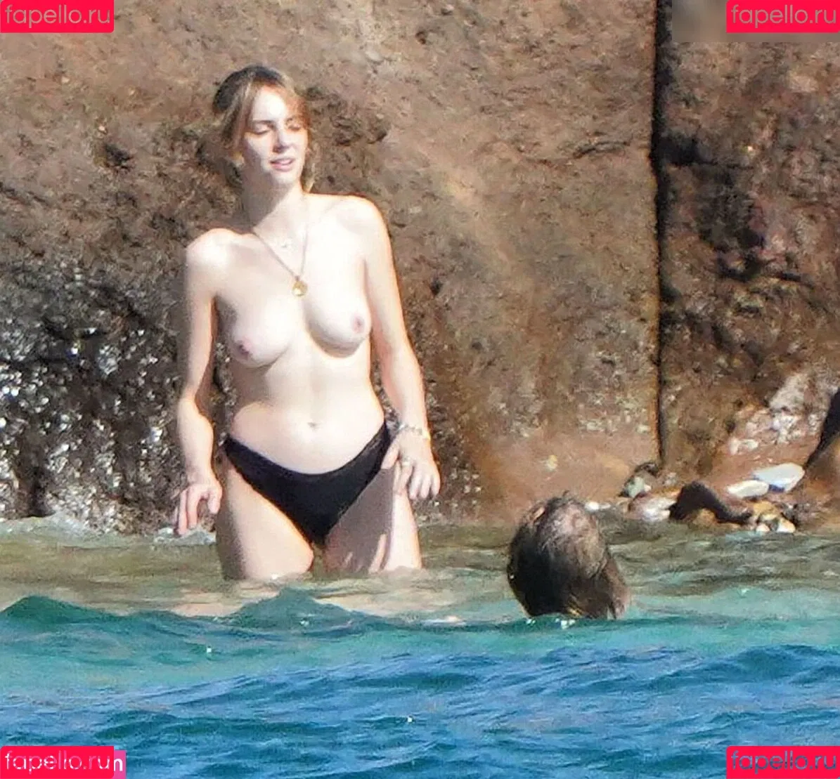 Maya Hawke / maya_hawke / neohawk2 Onlyfans Photo Gallery 