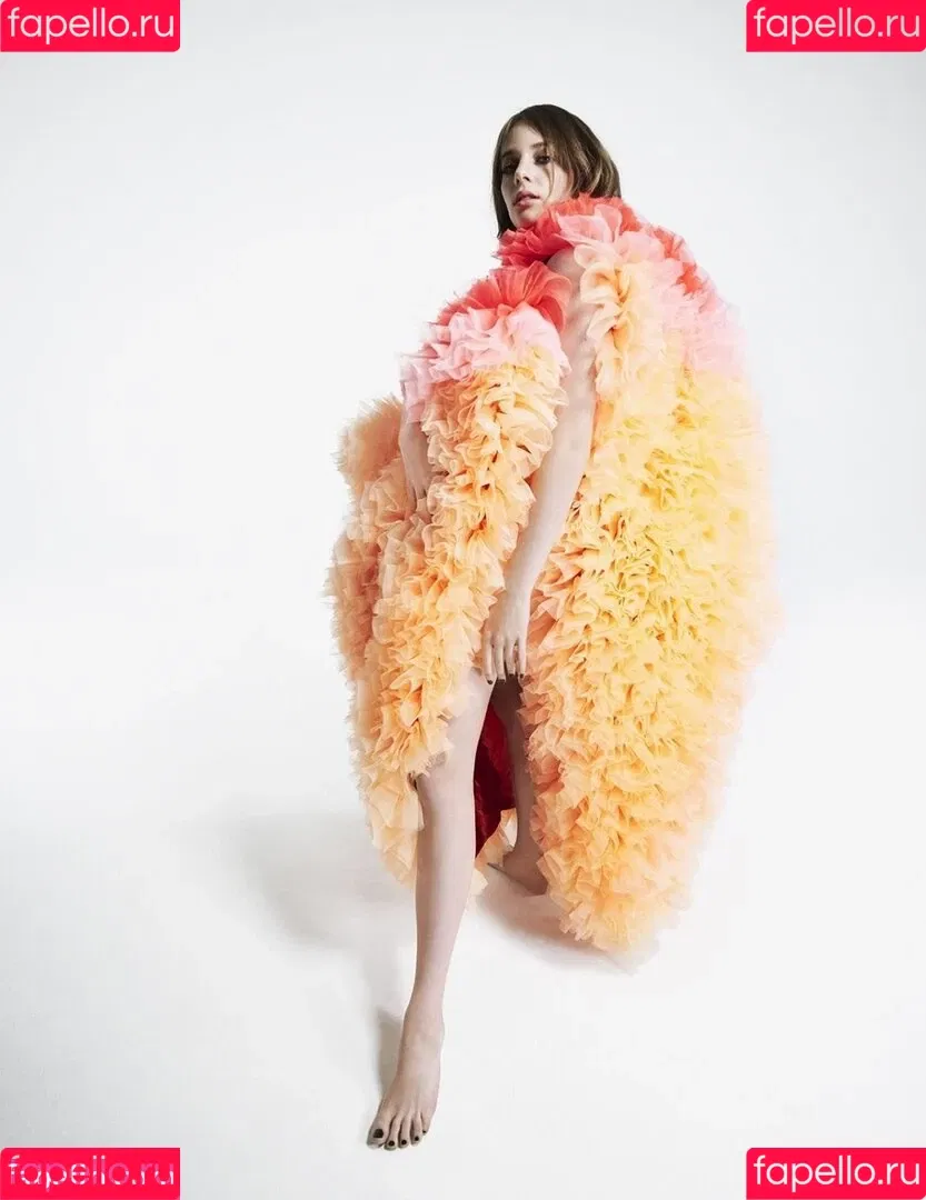 Maya Hawke / maya_hawke / neohawk2 Onlyfans Photo Gallery 