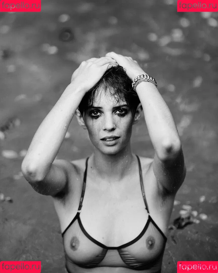 Maya Hawke / maya_hawke / neohawk2 Onlyfans Photo Gallery 