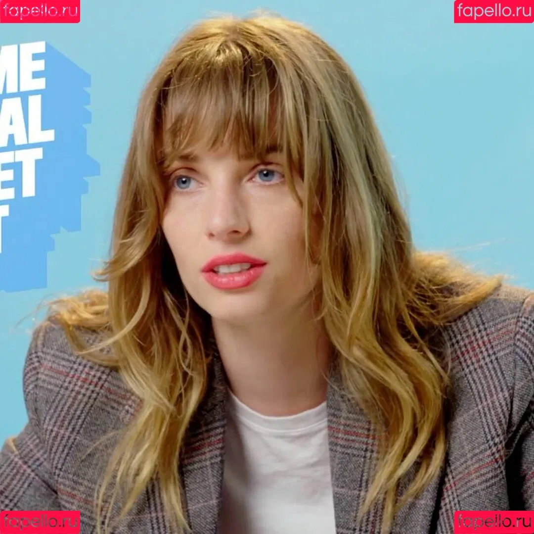 Maya Hawke / maya_hawke / neohawk2 Onlyfans Photo Gallery 